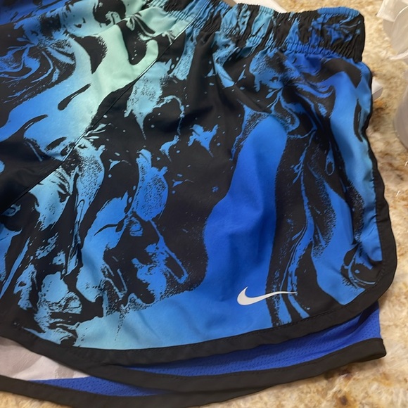 Nike Women’s Brief-Lined Blue Marble Running Shorts, Size Medium - Picture 3 of 12